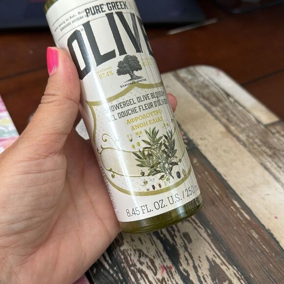 NEW & SEALED! FULL SIZE PURE GREEK OLIVE SHOWER GEL - Picture 3 of 5